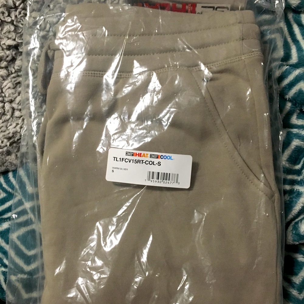size Small - never worn NEW sweats , light weight , not too thin!not heavy